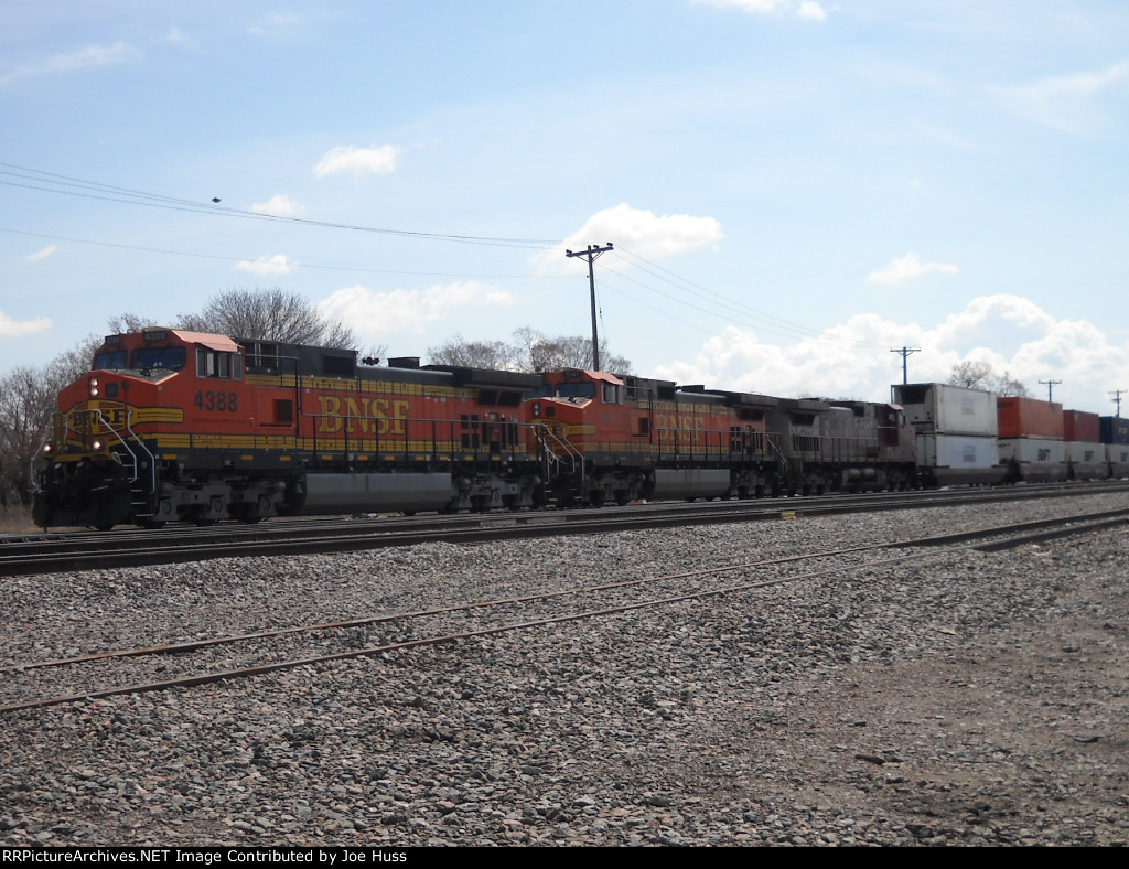 BNSF 4388 West